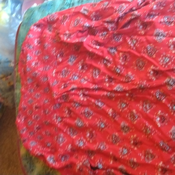 Red pattern button up - Picture 3 of 3